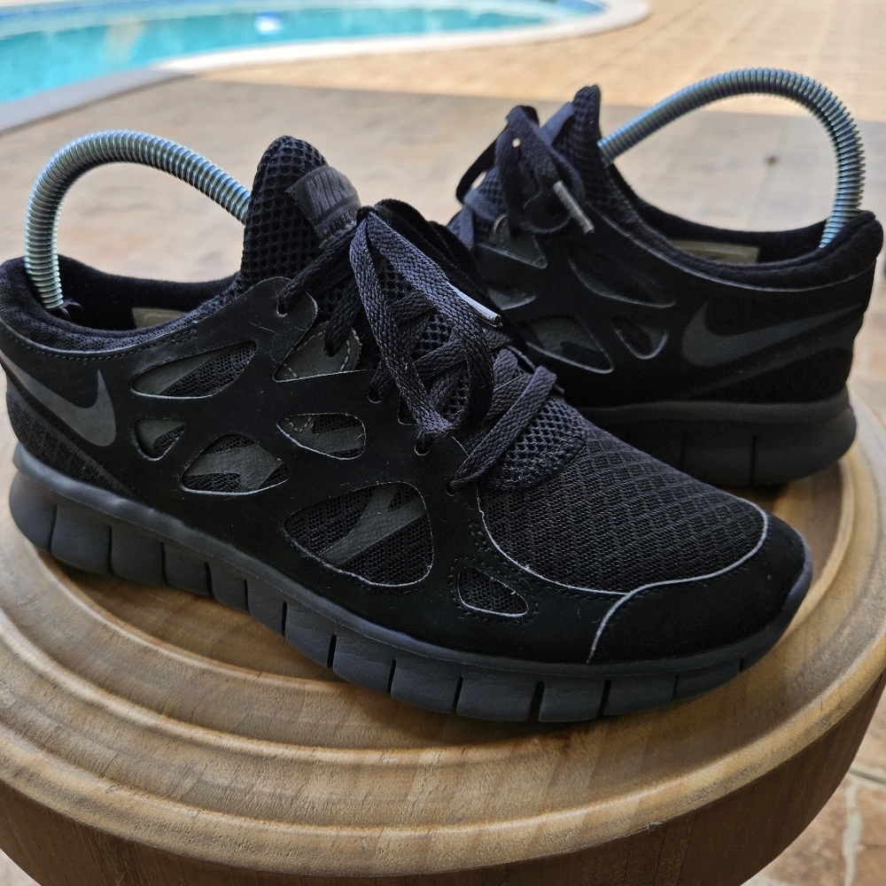 Nike Women's Black Athletic Shoes